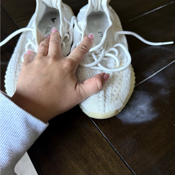 Yeezy Cream white Athletic Shoes - Picture 2 of 10